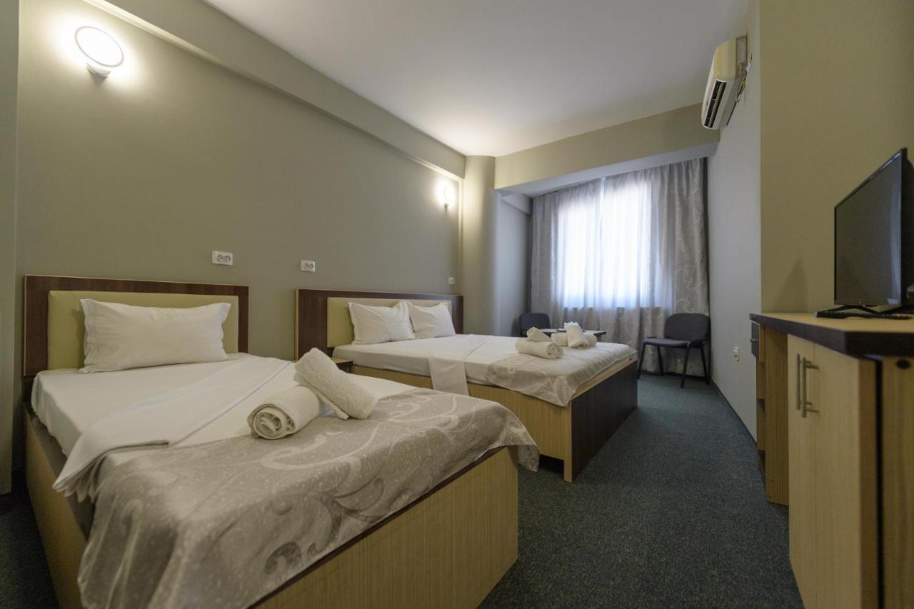 Hotel Cora Constanta Bagian luar foto